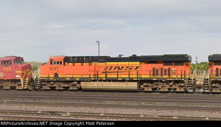 BNSF 8247